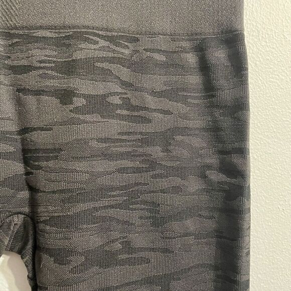 Assets By Spanx Womens Leggings Gray Black Camo Print Size Large Stretch - Picture 7 of 10
